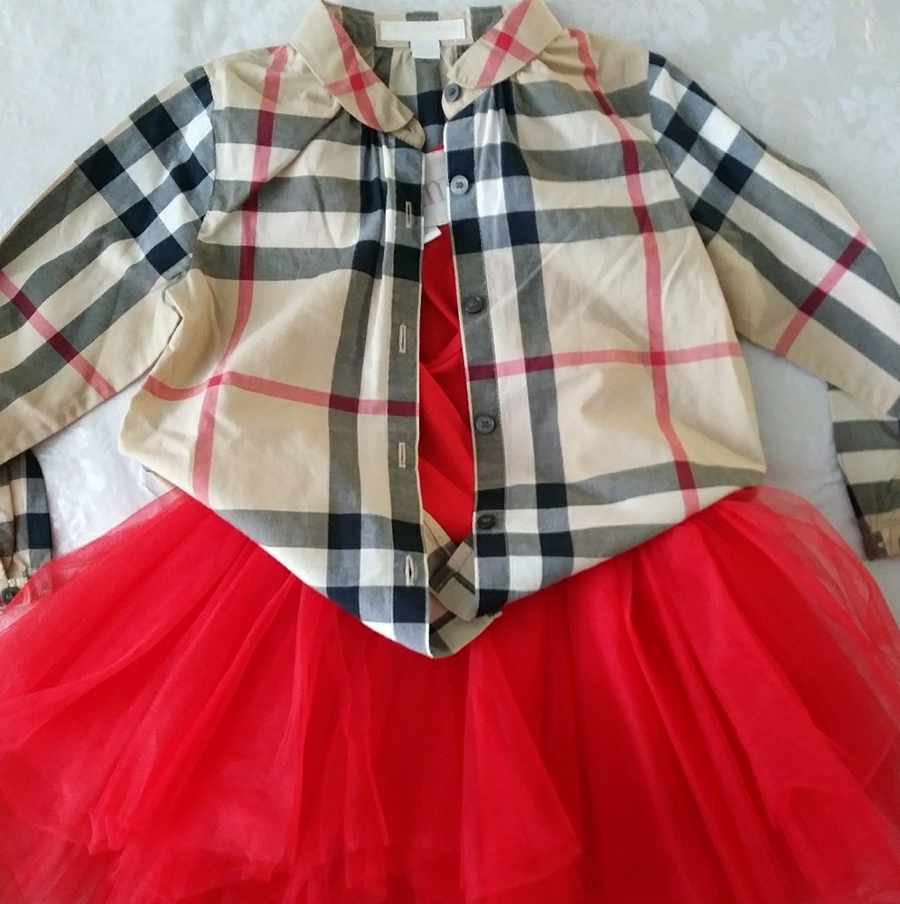 ♥️SOLD♥️ Burberry button down girls shirt size 4Y